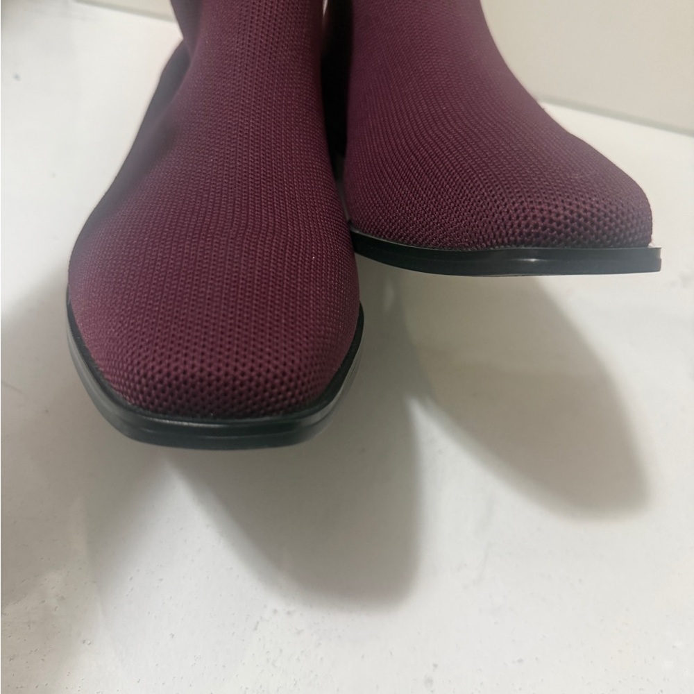 Knit textile Chelsea boots, Vivaia
Ryan Pro Water Repellent Maroon Ankle Booties - Picture 6 of 12